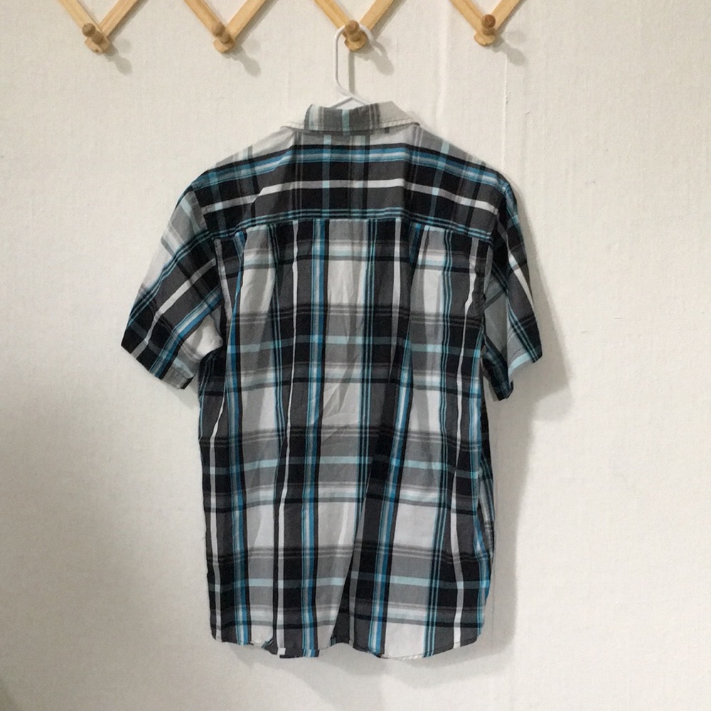 Men’s Collared button-down plaid shirt - Picture 6 of 9